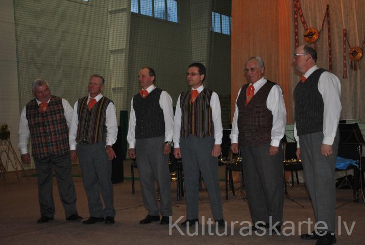 Dekšāres vīru folkloras kopa "Kūzuls" 